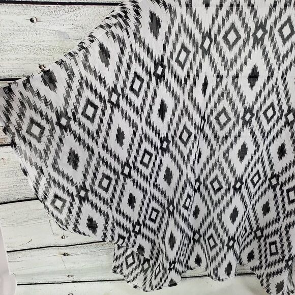 Maurices L/XL Black White Aztec Print Kimono Cardigan Beaded Trim Sheer Lightwei - Picture 8 of 9